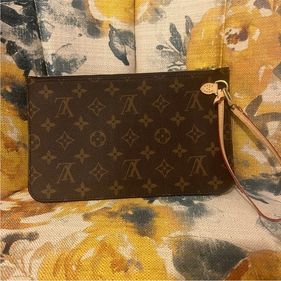 AUTHENTIC Louis Vuitton Neverfull GM Wristlet Monogram/Beige - Picture 1 of 5